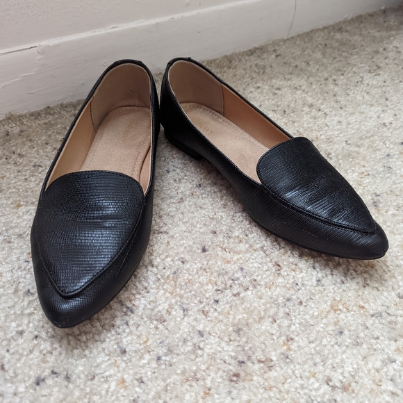 Black snakeskin print loafers, flats, size 8 - Picture 2 of 4